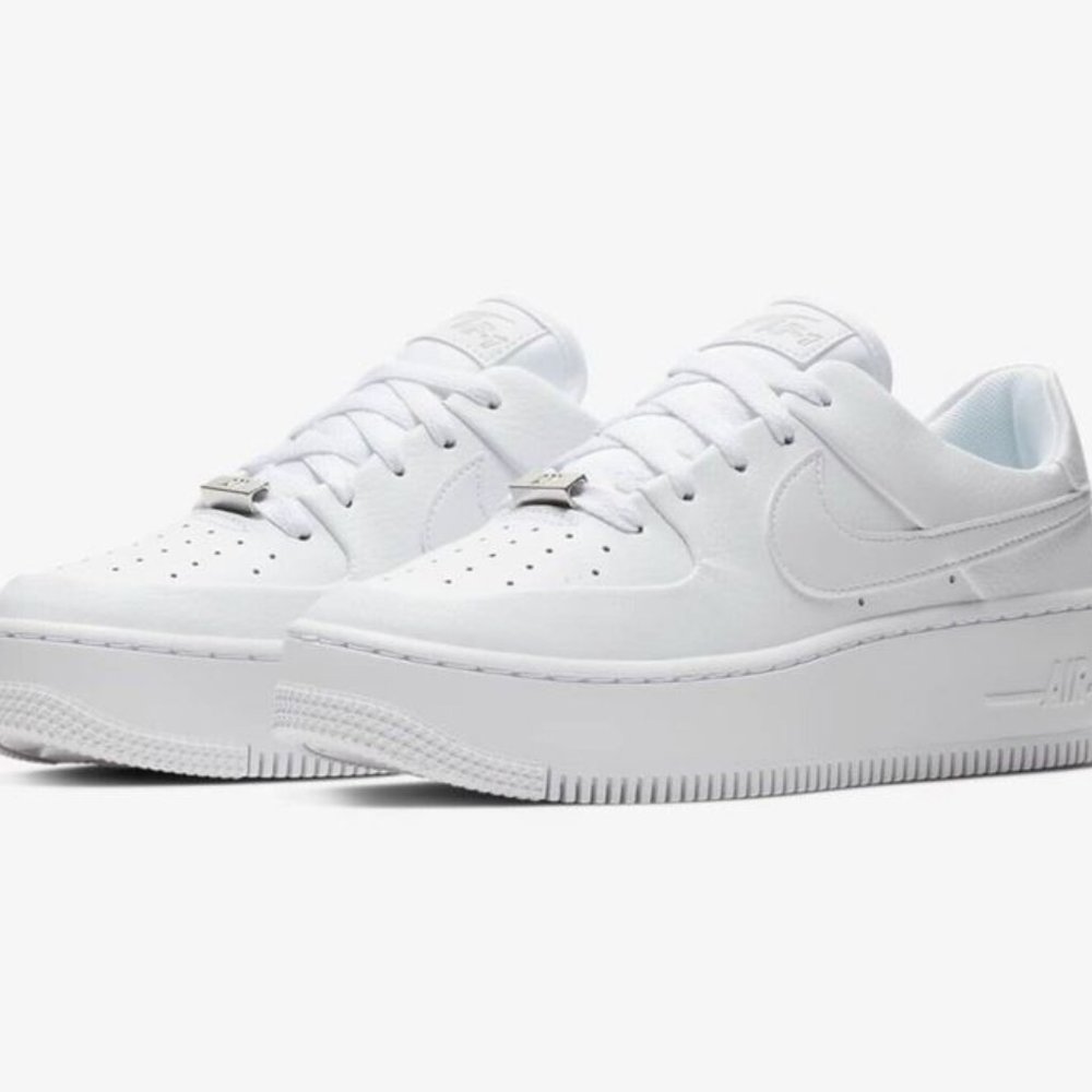 Nike Women's Air Force 1 Sage Low 'Triple White' AR5339-100 Sneakers size 10-11